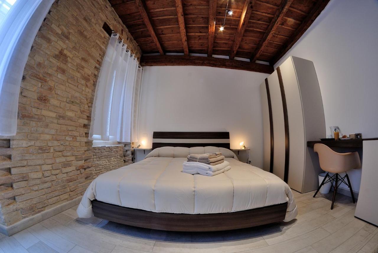 B&B Del Corso Loreto Eksteriør bilde